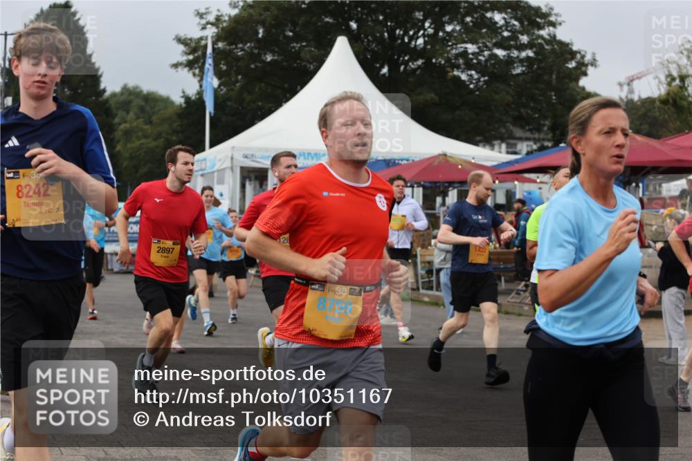 13.09.2026 - Kiel Lauf Andreas Tolksdorf http://msf.ph/oto/10351167 13.09.2026 09:55:48 Kiellinie 8242, 2897, 38, 8759, 1422 meine-sportfotos.de