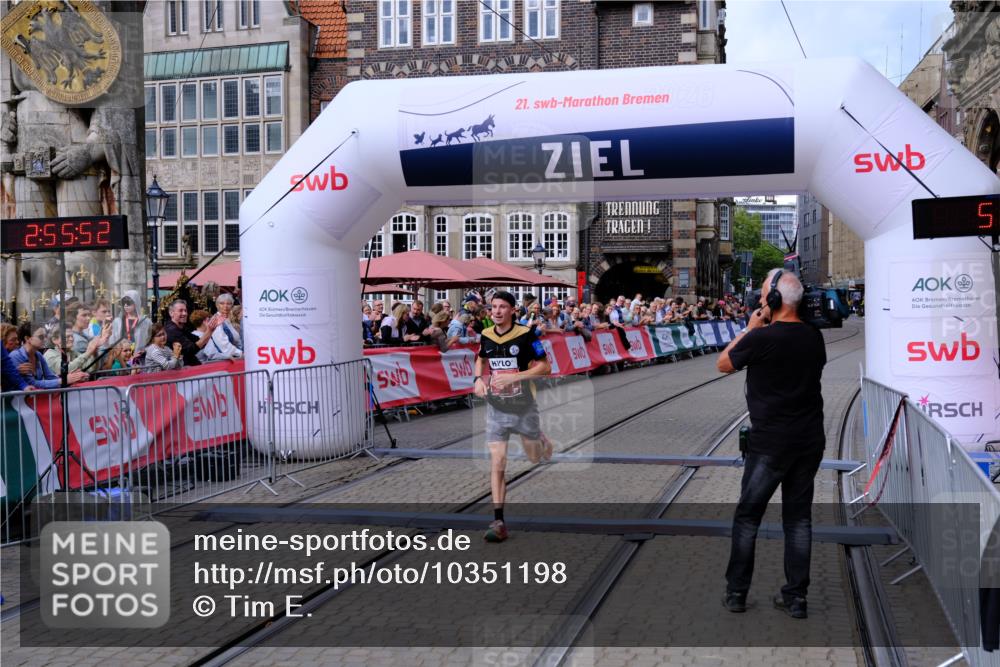 13.09.2026 - 21. swb-Marathon Bremen Tim E. http://msf.ph/oto/10351198 13.09.2026 12:26:42 Ziel  meine-sportfotos.de