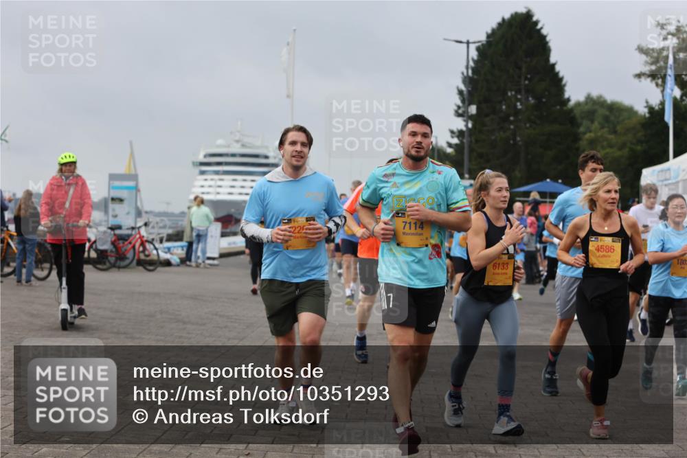 13.09.2026 - Kiel Lauf Andreas Tolksdorf http://msf.ph/oto/10351293 13.09.2026 09:55:53 Kiellinie 38, 22, 7114, 7, 6133, 4586, 1803 meine-sportfotos.de