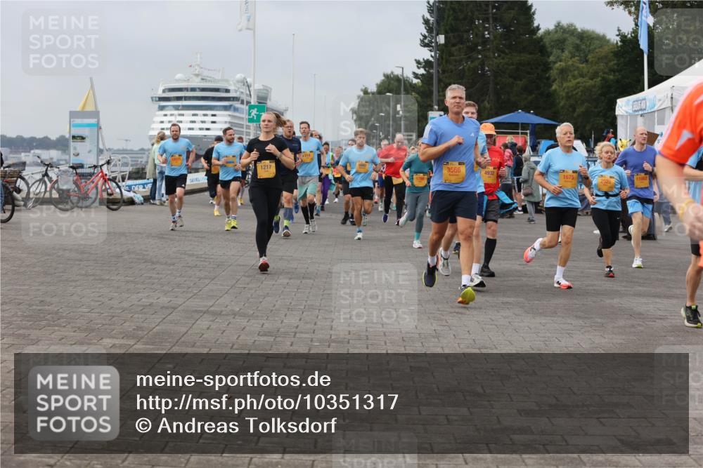 13.09.2026 - Kiel Lauf Andreas Tolksdorf http://msf.ph/oto/10351317 13.09.2026 09:55:56 Kiellinie 1217, 214, 3566, 4932, 1675, 11662, 2525 meine-sportfotos.de