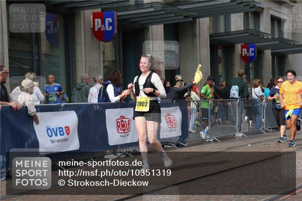 13.09.2026 - 21. swb-Marathon Bremen Strokosch-Dieckow http://msf.ph/oto/10351319 13.09.2026 11:13:55 Ziel 10395, 10396, 10402, 10491, 10586, 10784, 10854, 10880, 11027, 11173, 11233, 11363, 11535, 11703, 11864, 11902, 12100, 10330, 10491, 10766, 10799, 10880, 10889, 11078, 11084, 11999, 12010 meine-sportfotos.de