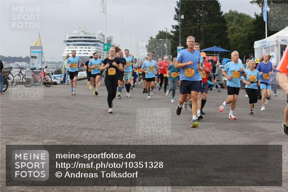 13.09.2026 - Kiel Lauf Andreas Tolksdorf http://msf.ph/oto/10351328 13.09.2026 09:55:56 Kiellinie 1217, 3566, 4932, 1675, 2525, 11662 meine-sportfotos.de