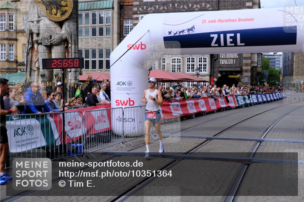 13.09.2026 - 21. swb-Marathon Bremen Tim E. http://msf.ph/oto/10351364 13.09.2026 12:27:48 Ziel  meine-sportfotos.de