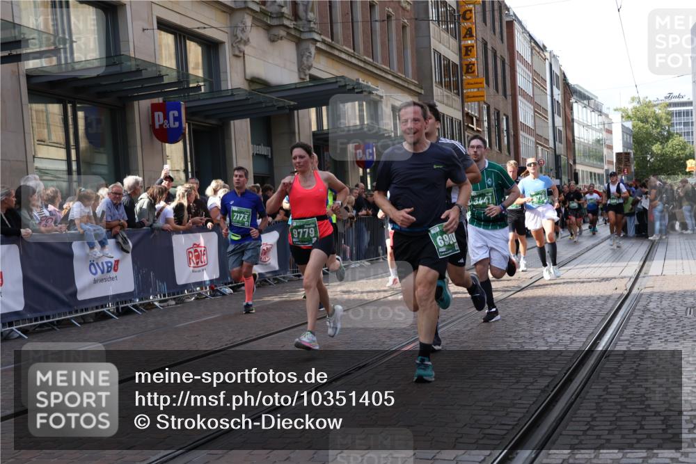 13.09.2026 - 21. swb-Marathon Bremen Strokosch-Dieckow http://msf.ph/oto/10351405 13.09.2026 13:32:08 Ziel 287, 1369, 1687, 2292, 2293, 2910, 2992, 3354, 3402, 3429, 3441, 3650, 3878, 3922, 4057, 4263, 4323, 4380, 4471, 4655, 4835, 5281, 6258, 6475, 6518, 6593, 6760, 6781, 6857, 6875, 6900, 7150, 7173, 7553, 7572, 7990, 8632, 8957, 9040, 9151, 9175, 9198, 9283, 9719, 9779, 13029, 13182, 13208, 13244, 578, 846, 2310, 2934, 3205, 3278, 3946, 4030, 4566, 4797, 4979, 4998, 5158, 5325, 5628, 6116, 6354, 7182, 7242, 7526, 7818, 9394 meine-sportfotos.de