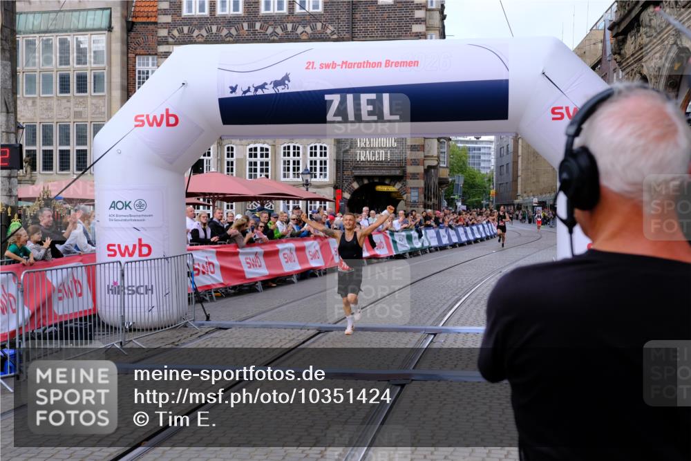 13.09.2026 - 21. swb-Marathon Bremen Tim E. http://msf.ph/oto/10351424 13.09.2026 12:29:01 Ziel  meine-sportfotos.de