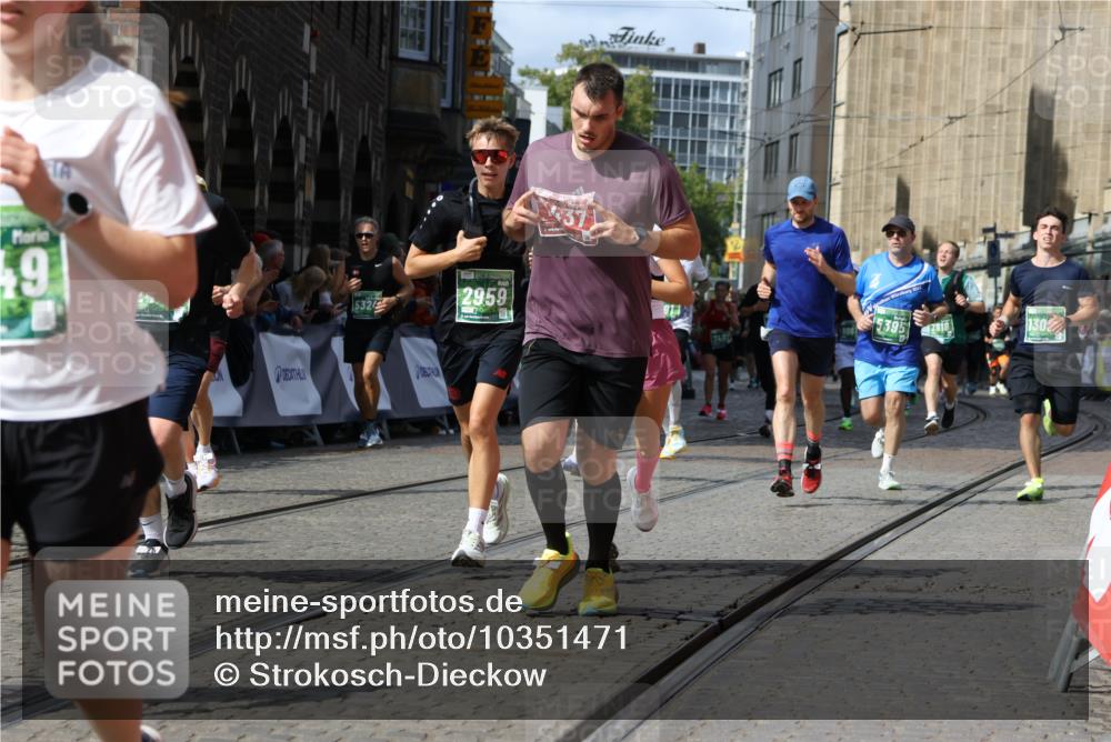 13.09.2026 - 21. swb-Marathon Bremen Strokosch-Dieckow http://msf.ph/oto/10351471 13.09.2026 13:33:04 Ziel 1437, 2611, 2638, 3354, 3878, 3895, 3902, 4233, 4323, 4862, 5009, 5398, 5581, 5657, 6583, 6718, 6786, 7016, 7466, 7758, 8344, 8367, 8506, 13164, 13232, 13234, 831, 1124, 2283, 2393, 2440, 2818, 2959, 3710, 4243, 4260, 4408, 5040, 5191, 5324, 5395, 5790, 6614, 6915, 7421, 7467, 7788, 7830, 8061, 9269, 9616, 13028, 13101 meine-sportfotos.de