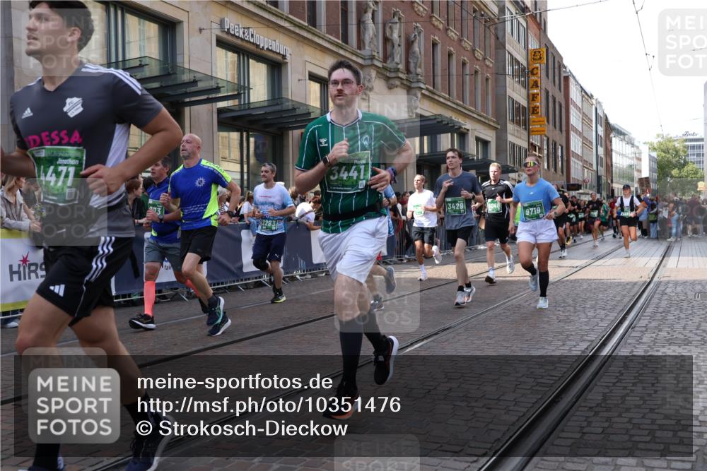 13.09.2026 - 21. swb-Marathon Bremen Strokosch-Dieckow http://msf.ph/oto/10351476 13.09.2026 13:32:09 Ziel 287, 1369, 1687, 2292, 2293, 2611, 2910, 2992, 3354, 3402, 3429, 3441, 3650, 3878, 3922, 4057, 4263, 4323, 4380, 4471, 4655, 4835, 5281, 6258, 6475, 6518, 6593, 6760, 6781, 6857, 6875, 6900, 7150, 7173, 7553, 7572, 7990, 8632, 8957, 9040, 9151, 9175, 9198, 9283, 9719, 9779, 13029, 13182, 13208, 13244, 578, 846, 2310, 2934, 3205, 3946, 4030, 4566, 4797, 4979, 5325, 5628, 6116, 6475, 7182, 7242, 7526, 7818, 9394, 13182 meine-sportfotos.de