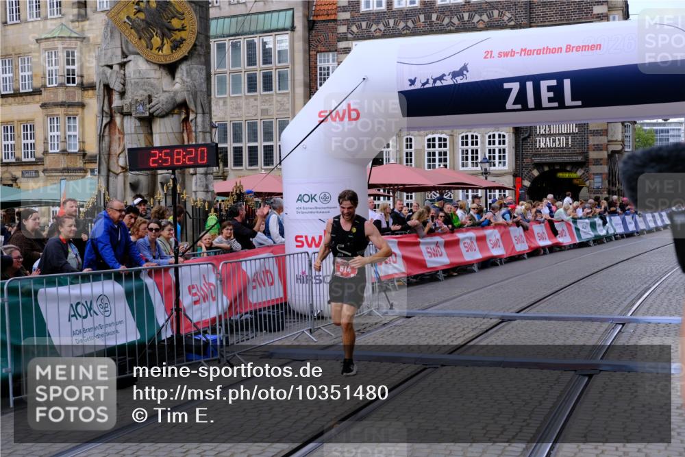 13.09.2026 - 21. swb-Marathon Bremen Tim E. http://msf.ph/oto/10351480 13.09.2026 12:29:10 Ziel 317, 796, 1046 meine-sportfotos.de