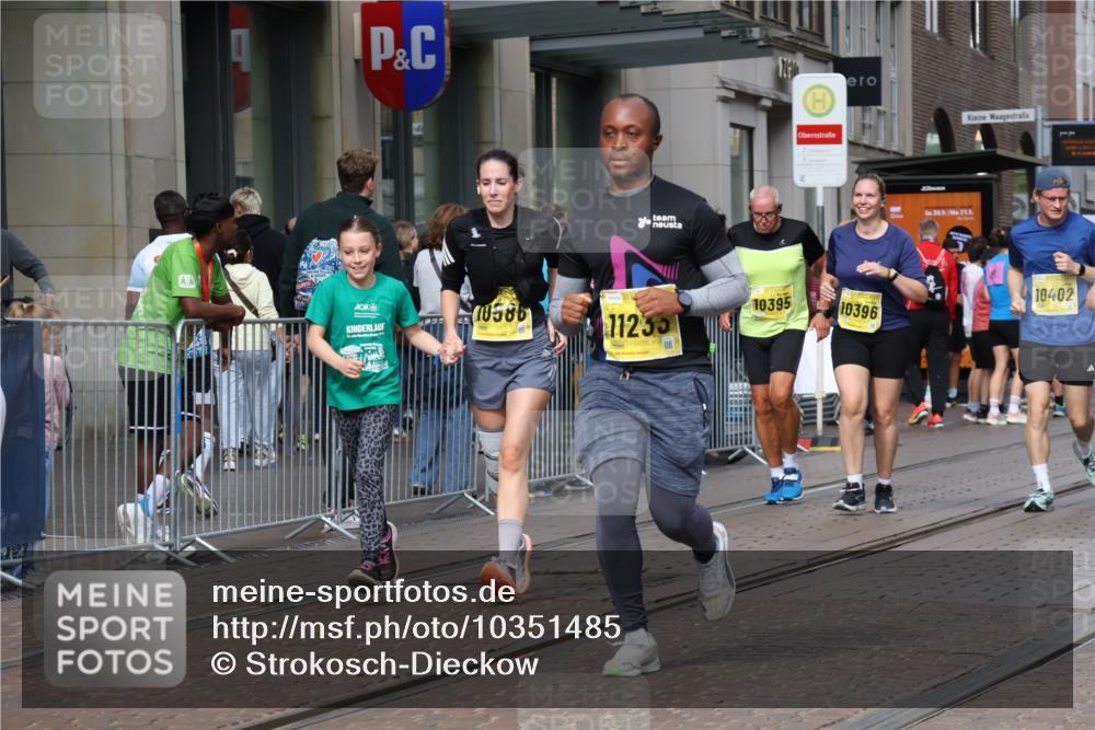 13.09.2026 - 21. swb-Marathon Bremen Strokosch-Dieckow http://msf.ph/oto/10351485 13.09.2026 11:13:59 Ziel 10303, 10395, 10396, 10402, 10586, 10722, 10784, 10854, 11027, 11041, 11140, 11173, 11233, 11363, 11535, 11703, 11864, 11902, 12100, 12431, 10330, 10491, 10766, 10799, 10880, 11027, 11078, 11902, 11999, 12010 meine-sportfotos.de