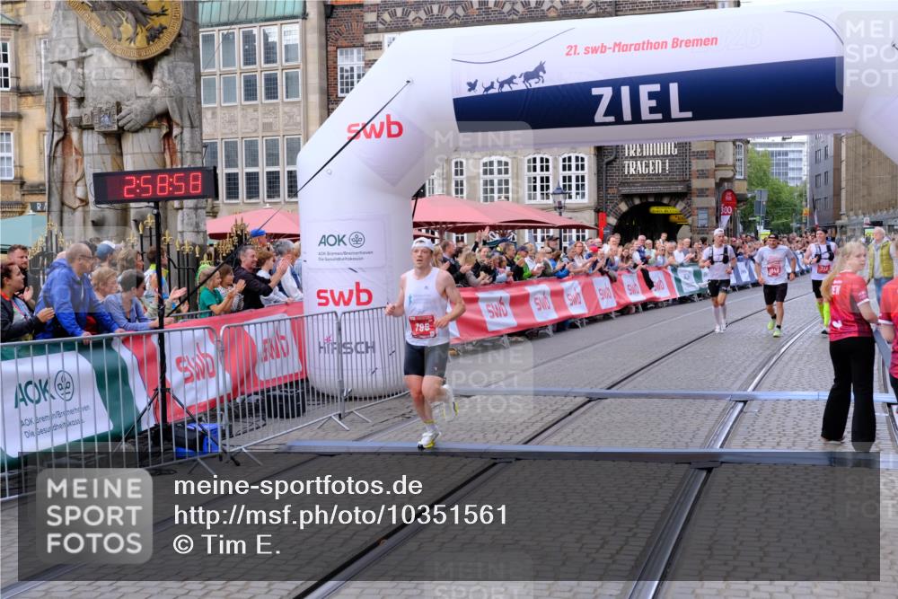 13.09.2026 - 21. swb-Marathon Bremen Tim E. http://msf.ph/oto/10351561 13.09.2026 12:29:47 Ziel 821, 1651 meine-sportfotos.de