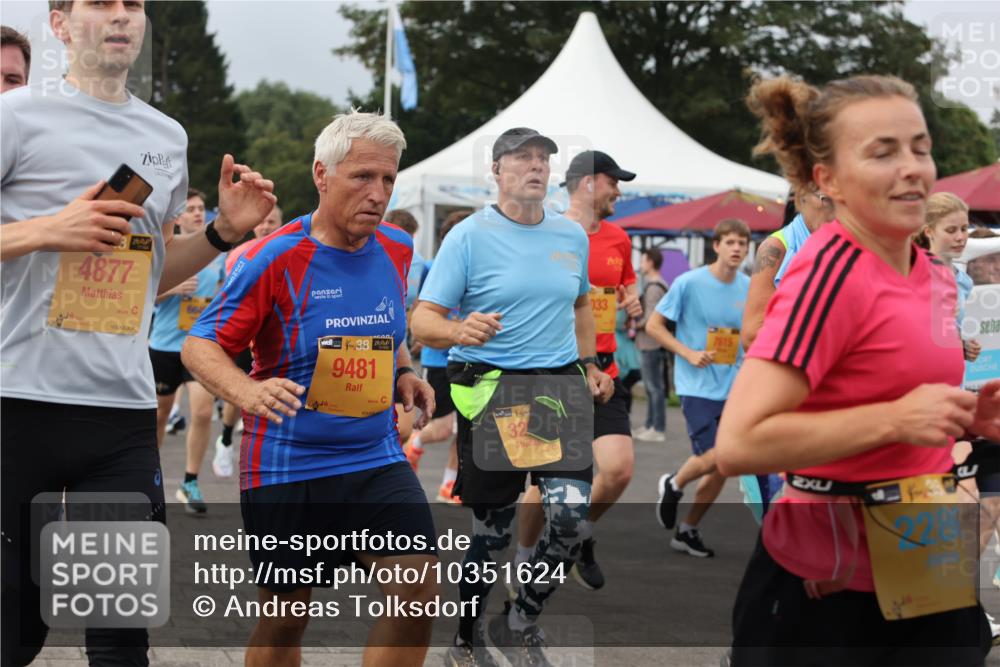 13.09.2026 - Kiel Lauf Andreas Tolksdorf http://msf.ph/oto/10351624 13.09.2026 09:56:06 Kiellinie 4877, 9481, 9713, 32, 033 meine-sportfotos.de
