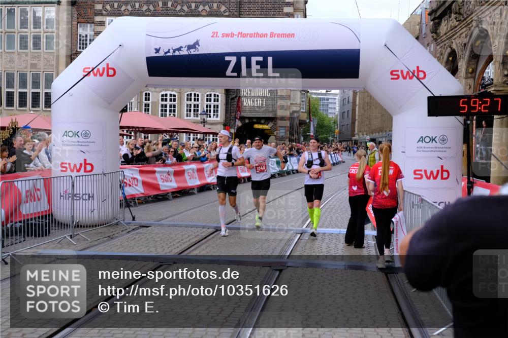 13.09.2026 - 21. swb-Marathon Bremen Tim E. http://msf.ph/oto/10351626 13.09.2026 12:29:50 Ziel 821 meine-sportfotos.de