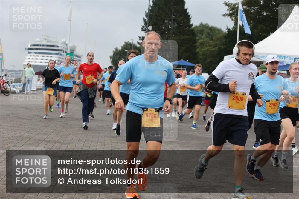 13.09.2026 - Kiel Lauf Andreas Tolksdorf http://msf.ph/oto/10351659 13.09.2026 09:56:08 Kiellinie 8955, 44, 38, 8750, 38, 2800, 38, 2702, 145 meine-sportfotos.de