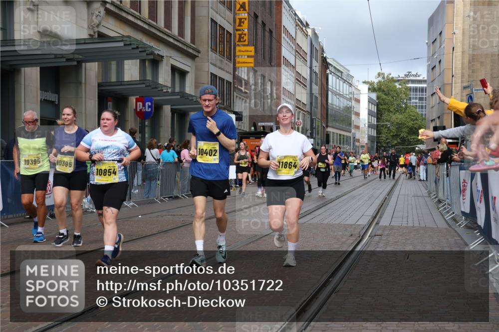 13.09.2026 - 21. swb-Marathon Bremen Strokosch-Dieckow http://msf.ph/oto/10351722 13.09.2026 11:14:05 Ziel 10303, 10395, 10396, 10402, 10586, 10722, 10784, 10854, 11041, 11140, 11173, 11233, 11363, 11535, 11703, 11864, 12100, 12112, 12431, 10330, 10491, 10799, 10880, 11027, 11078, 11902 meine-sportfotos.de