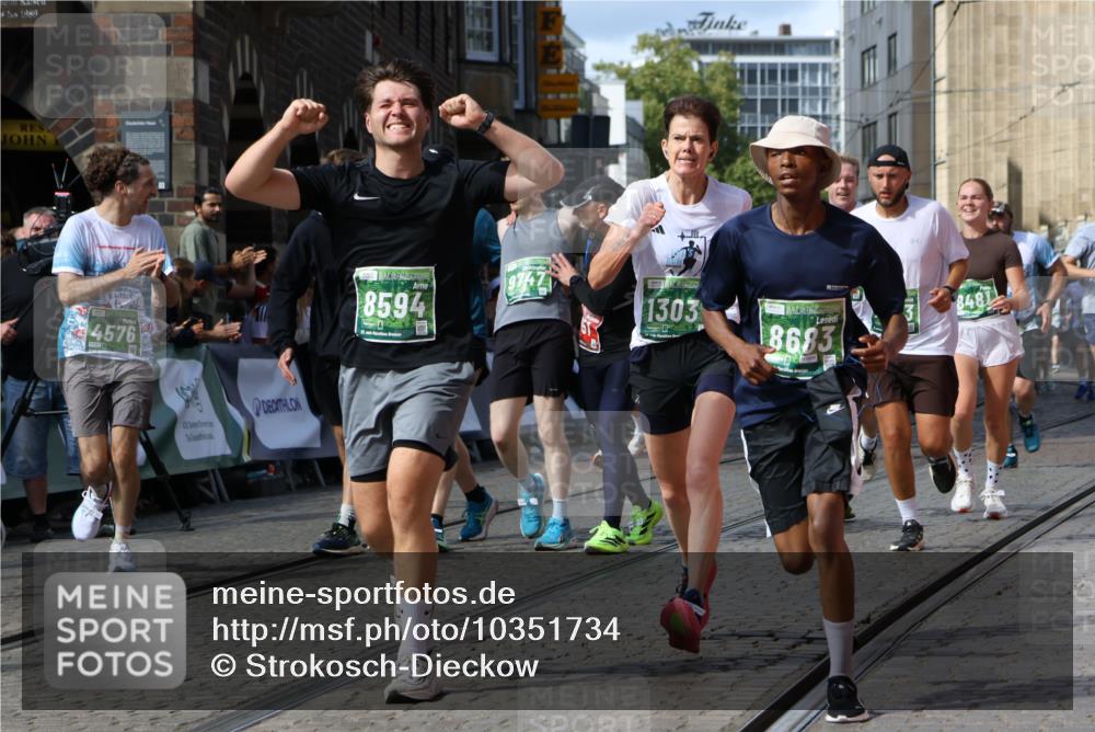 13.09.2026 - 21. swb-Marathon Bremen Strokosch-Dieckow http://msf.ph/oto/10351734 13.09.2026 13:29:37 Ziel 132, 303, 394, 596, 651, 745, 1365, 1387, 1545, 1823, 2023, 2070, 2301, 2867, 2957, 3258, 3796, 3846, 3912, 4541, 5036, 5599, 6030, 6103, 7013, 7149, 7361, 7631, 7860, 8007, 8009, 8066, 8099, 8277, 8338, 8675, 9249, 9661, 9889, 10128, 109, 124, 454, 716, 1073, 1173, 1581, 1861, 2289, 3320, 3618, 3667, 4115, 4524, 4575, 4576, 6006, 6127, 6725, 7079, 7093, 7884, 8267, 8481, 8612, 8771, 8899, 9049, 9534, 9747, 9770, 10013 meine-sportfotos.de