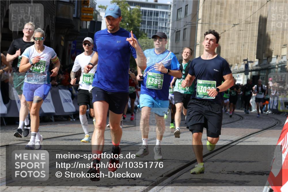 13.09.2026 - 21. swb-Marathon Bremen Strokosch-Dieckow http://msf.ph/oto/10351776 13.09.2026 13:33:06 Ziel 891, 1437, 2611, 2638, 3354, 3895, 3902, 4233, 4323, 4862, 5009, 5398, 5581, 5657, 6018, 6583, 6718, 6786, 7016, 7466, 7758, 8344, 8367, 8506, 10048, 13164, 13232, 13234, 13247, 831, 1124, 2283, 2393, 2818, 2980, 4243, 4260, 4408, 4492, 4536, 4565, 5040, 5191, 5324, 5395, 5790, 5914, 6614, 6915, 7145, 7421, 7467, 7789, 7830, 8061, 9616, 9856, 13028, 13101 meine-sportfotos.de