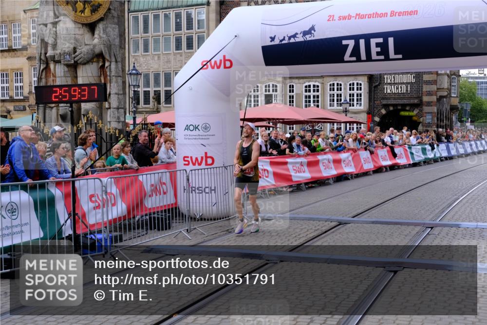 13.09.2026 - 21. swb-Marathon Bremen Tim E. http://msf.ph/oto/10351791 13.09.2026 12:30:25 Ziel  meine-sportfotos.de