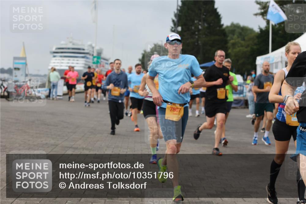 13.09.2026 - Kiel Lauf Andreas Tolksdorf http://msf.ph/oto/10351796 13.09.2026 09:56:13 Kiellinie 7807 meine-sportfotos.de