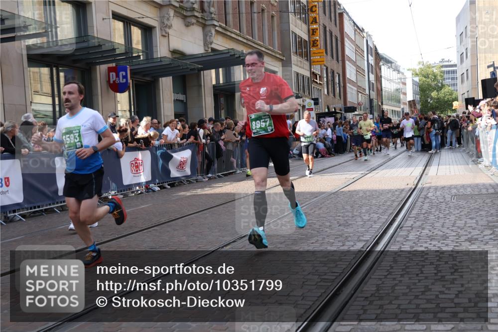 13.09.2026 - 21. swb-Marathon Bremen Strokosch-Dieckow http://msf.ph/oto/10351799 13.09.2026 13:32:17 Ziel 1437, 1687, 2292, 2293, 2611, 2910, 2992, 3354, 3402, 3429, 3441, 3878, 3895, 4263, 4323, 4380, 4471, 4835, 4862, 5281, 5398, 5581, 5657, 6518, 6583, 6593, 6718, 6760, 6781, 6900, 7016, 7173, 7466, 7758, 7990, 8344, 8367, 8957, 9040, 9151, 9175, 9719, 9779, 13208, 13244, 287, 1369, 2310, 2910, 2934, 3650, 3922, 3946, 4057, 4566, 4655, 4797, 4835, 4979, 5628, 6116, 6258, 6475, 7182, 7526, 7818, 9394, 13182 meine-sportfotos.de