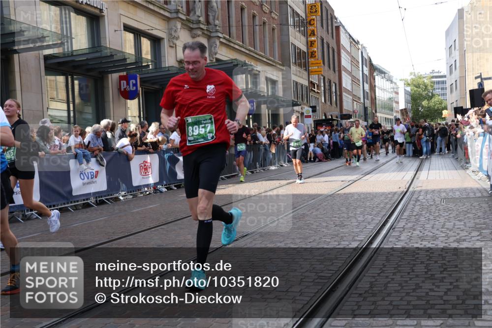 13.09.2026 - 21. swb-Marathon Bremen Strokosch-Dieckow http://msf.ph/oto/10351820 13.09.2026 13:32:18 Ziel 1437, 1687, 2292, 2293, 2611, 2992, 3354, 3402, 3429, 3441, 3878, 3895, 4263, 4323, 4380, 4471, 4862, 5009, 5281, 5398, 5581, 5657, 6518, 6583, 6593, 6718, 6760, 6781, 6900, 7016, 7173, 7466, 7758, 7990, 8344, 8367, 8506, 8957, 9040, 9151, 9175, 9719, 9779, 13208, 287, 1369, 2310, 2910, 2934, 3402, 3441, 3650, 3922, 3946, 4057, 4471, 4566, 4655, 4797, 4835, 4979, 5628, 6116, 6258, 6475, 7182, 7526, 7818, 9394, 13182 meine-sportfotos.de
