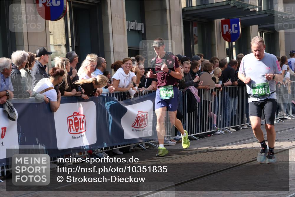 13.09.2026 - 21. swb-Marathon Bremen Strokosch-Dieckow http://msf.ph/oto/10351835 13.09.2026 13:32:19 Ziel 1437, 1687, 2292, 2293, 2611, 2992, 3354, 3429, 3878, 3895, 4263, 4323, 4380, 4862, 5009, 5281, 5398, 5581, 5657, 6518, 6583, 6593, 6718, 6760, 6781, 6900, 7016, 7173, 7466, 7758, 7990, 8344, 8367, 8506, 8957, 9040, 9151, 9175, 9719, 13208, 13232, 287, 1369, 2310, 2910, 2934, 3402, 3441, 3650, 3922, 3946, 4057, 4471, 4566, 4655, 4797, 4835, 4979, 5628, 6116, 6258, 6475, 7182, 7526, 7818, 9394, 13182 meine-sportfotos.de