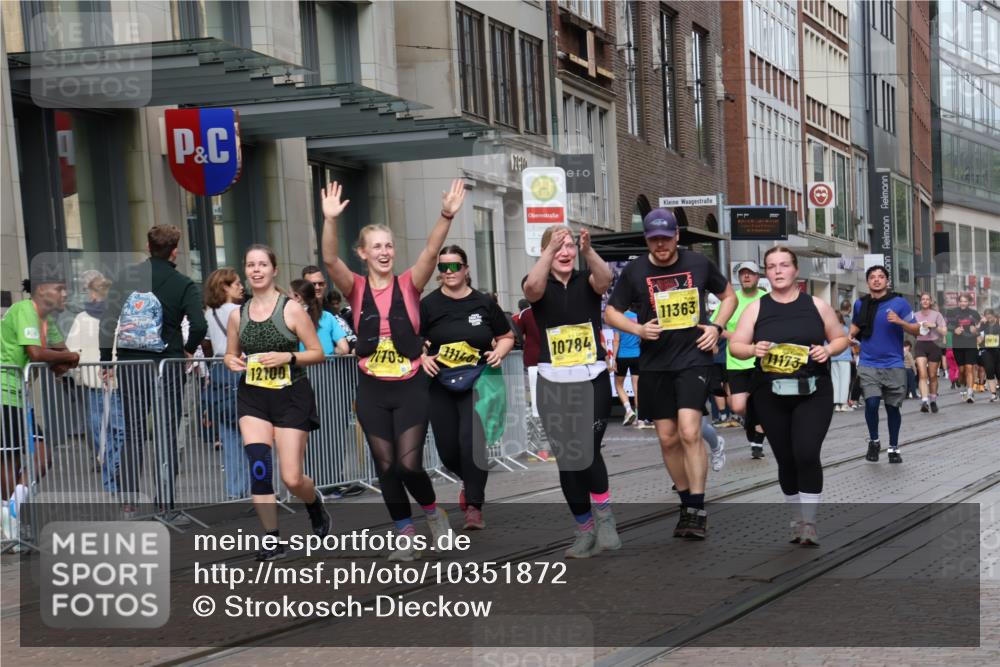 13.09.2026 - 21. swb-Marathon Bremen Strokosch-Dieckow http://msf.ph/oto/10351872 13.09.2026 11:14:09 Ziel 10303, 10395, 10396, 10402, 10586, 10722, 10784, 10854, 11041, 11140, 11173, 11363, 11408, 11703, 11864, 12100, 12112, 12431, 10491, 10799, 10880, 11027, 11233, 11535, 11902 meine-sportfotos.de