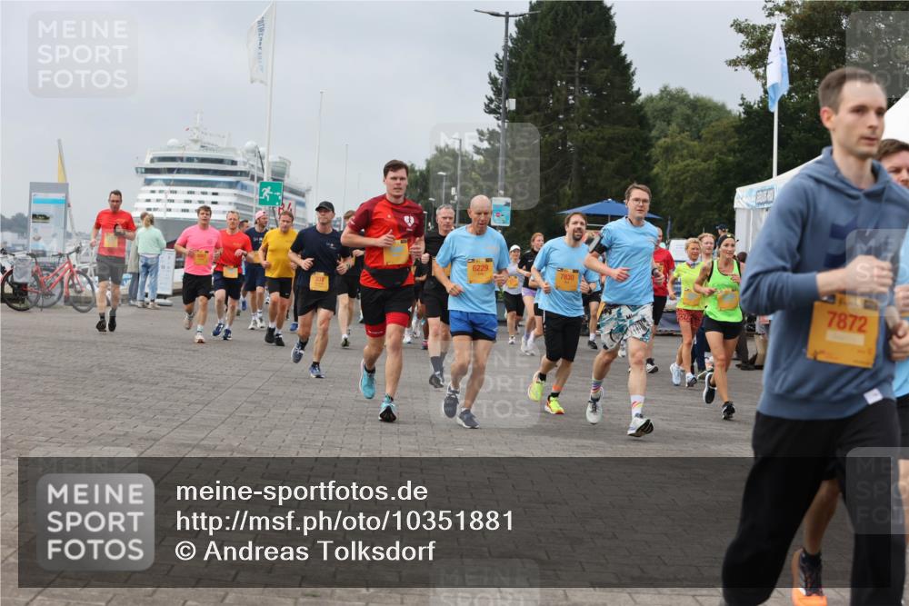 13.09.2026 - Kiel Lauf Andreas Tolksdorf http://msf.ph/oto/10351881 13.09.2026 09:56:16 Kiellinie 6229, 7830, 7872 meine-sportfotos.de