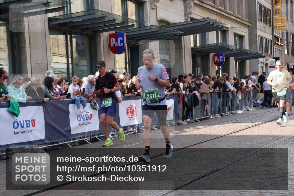 13.09.2026 - 21. swb-Marathon Bremen Strokosch-Dieckow http://msf.ph/oto/10351912 13.09.2026 13:32:20 Ziel 1437, 1687, 2292, 2293, 2611, 2992, 3354, 3429, 3878, 3895, 4263, 4323, 4380, 4862, 5009, 5281, 5398, 5581, 5657, 6518, 6583, 6593, 6718, 6760, 6786, 7016, 7173, 7466, 7758, 7990, 8344, 8367, 8506, 8957, 9040, 9151, 9175, 13208, 13232, 287, 1369, 2310, 2910, 2934, 3402, 3441, 3650, 3922, 3946, 4057, 4471, 4566, 4655, 4797, 4835, 5628, 6116, 6258, 6475, 7182, 7526, 7818, 9394, 13182 meine-sportfotos.de