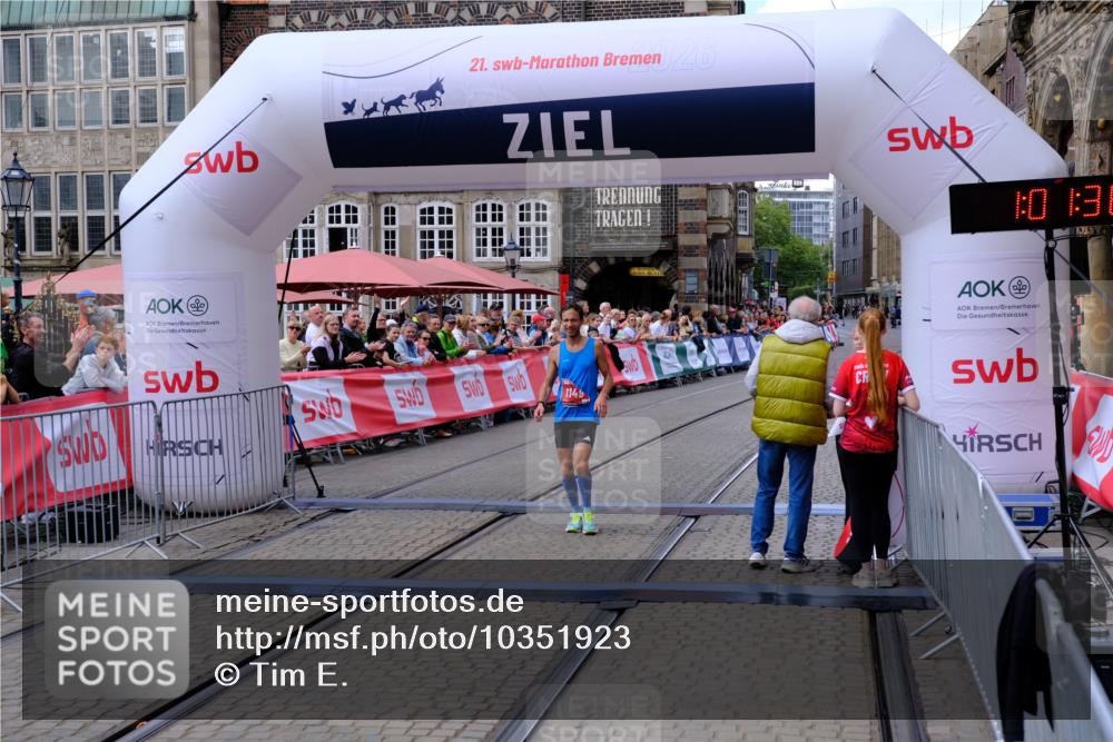 13.09.2026 - 21. swb-Marathon Bremen Tim E. http://msf.ph/oto/10351923 13.09.2026 12:32:01 Ziel  meine-sportfotos.de