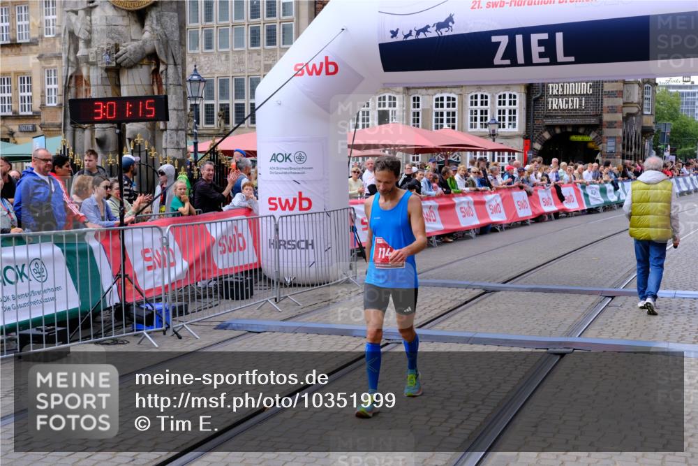13.09.2026 - 21. swb-Marathon Bremen Tim E. http://msf.ph/oto/10351999 13.09.2026 12:32:05 Ziel  meine-sportfotos.de