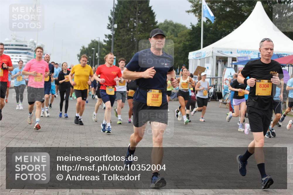 13.09.2026 - Kiel Lauf Andreas Tolksdorf http://msf.ph/oto/10352004 13.09.2026 09:56:19 Kiellinie 9867, 9823, 38, 338, 38, 8304 meine-sportfotos.de