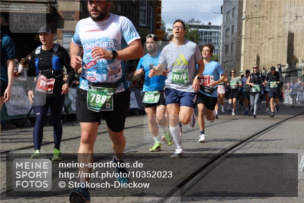13.09.2026 - 21. swb-Marathon Bremen Strokosch-Dieckow http://msf.ph/oto/10352023 13.09.2026 13:29:42 Ziel 132, 303, 596, 651, 1083, 1365, 1387, 1545, 1823, 2023, 2076, 2301, 2742, 2867, 2957, 3258, 3721, 3796, 3846, 3912, 4541, 5036, 5244, 5599, 6030, 6103, 6499, 6690, 7013, 7149, 7361, 7426, 7631, 7649, 7860, 8007, 8009, 8066, 8099, 8277, 8338, 8675, 8831, 9249, 9889, 10128, 109, 454, 716, 1073, 1173, 1205, 1759, 1848, 1861, 3320, 3618, 3667, 3908, 4115, 4524, 4575, 6127, 6725, 7093, 8267, 8612, 8771, 8899, 9049, 9534 meine-sportfotos.de