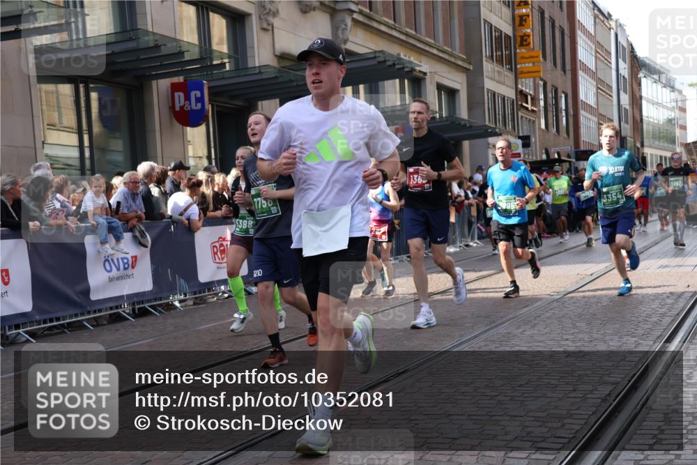 13.09.2026 - 21. swb-Marathon Bremen Strokosch-Dieckow http://msf.ph/oto/10352081 13.09.2026 13:32:24 Ziel 1437, 1687, 2292, 2293, 2611, 2638, 2992, 3354, 3429, 3878, 3895, 3902, 4233, 4323, 4380, 4862, 5009, 5398, 5581, 5657, 6583, 6593, 6718, 6760, 6786, 7016, 7173, 7466, 7758, 7990, 8344, 8367, 8506, 8957, 9175, 13164, 13232, 13234, 287, 1369, 2310, 2910, 3402, 3429, 3441, 3650, 3922, 4057, 4263, 4471, 4566, 4655, 4797, 4835, 5281, 5628, 6258, 6475, 6518, 7182, 7818, 9394, 13182 meine-sportfotos.de