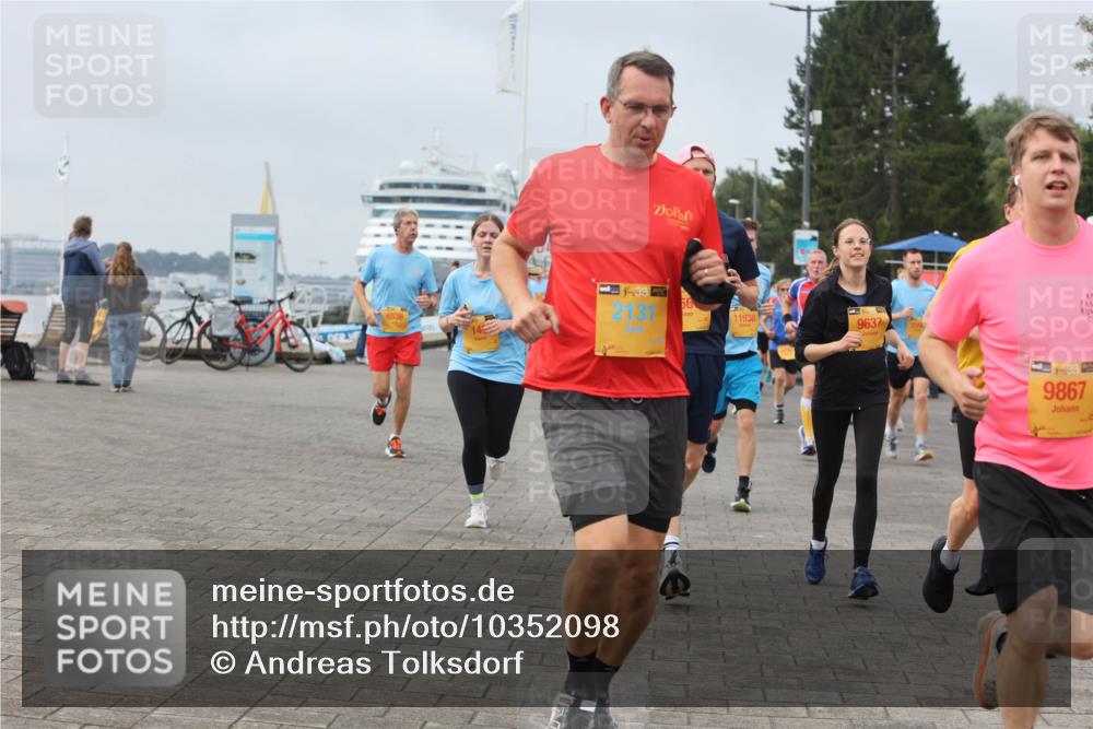 13.09.2026 - Kiel Lauf Andreas Tolksdorf http://msf.ph/oto/10352098 13.09.2026 09:56:22 Kiellinie 38, 2131, 56, 11938, 9637, 38, 9867 meine-sportfotos.de