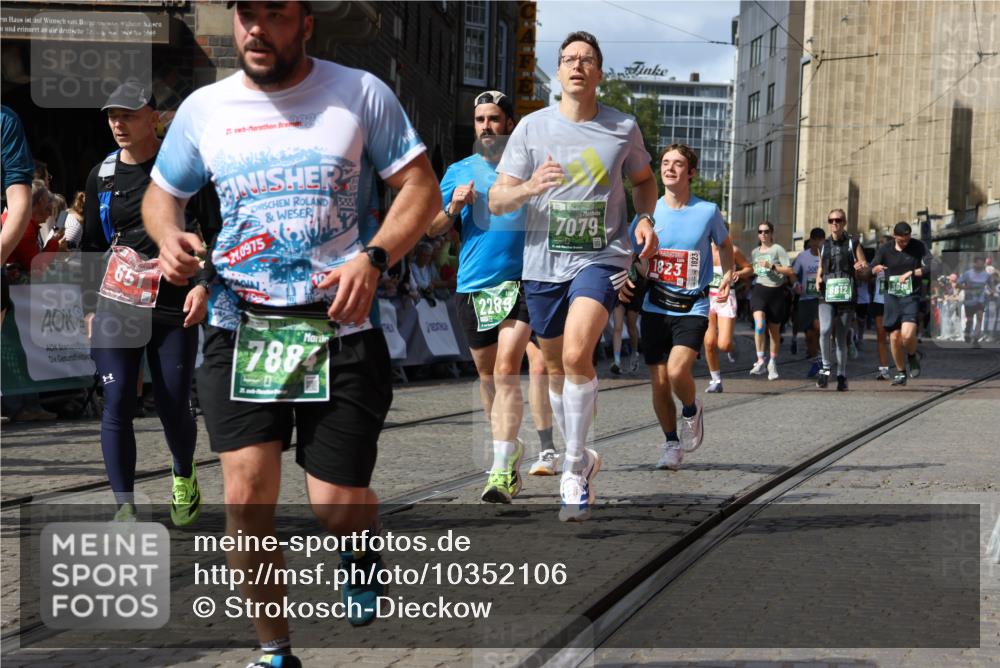 13.09.2026 - 21. swb-Marathon Bremen Strokosch-Dieckow http://msf.ph/oto/10352106 13.09.2026 13:29:42 Ziel 132, 303, 596, 651, 1083, 1365, 1387, 1545, 1823, 2023, 2076, 2301, 2742, 2867, 2957, 3258, 3721, 3796, 3846, 3912, 4541, 5036, 5244, 5599, 6030, 6103, 6499, 6690, 7013, 7149, 7361, 7426, 7631, 7649, 7860, 8007, 8009, 8066, 8099, 8277, 8338, 8675, 8831, 9249, 9889, 10128, 109, 454, 716, 1073, 1173, 1205, 1759, 1848, 1861, 3320, 3618, 3667, 3908, 4115, 4524, 4575, 6127, 6725, 7093, 8267, 8612, 8771, 8899, 9049, 9534 meine-sportfotos.de