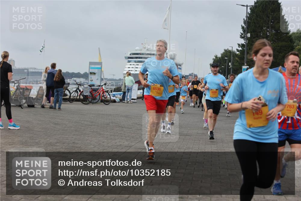 13.09.2026 - Kiel Lauf Andreas Tolksdorf http://msf.ph/oto/10352185 13.09.2026 09:56:24 Kiellinie 6536, 3, 9559, 149, 1763 meine-sportfotos.de