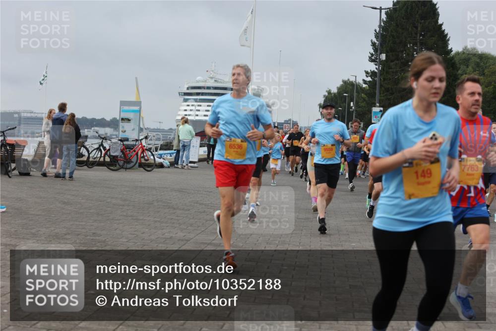 13.09.2026 - Kiel Lauf Andreas Tolksdorf http://msf.ph/oto/10352188 13.09.2026 09:56:24 Kiellinie 6536, 3, 30, 9559, 149, 7763 meine-sportfotos.de
