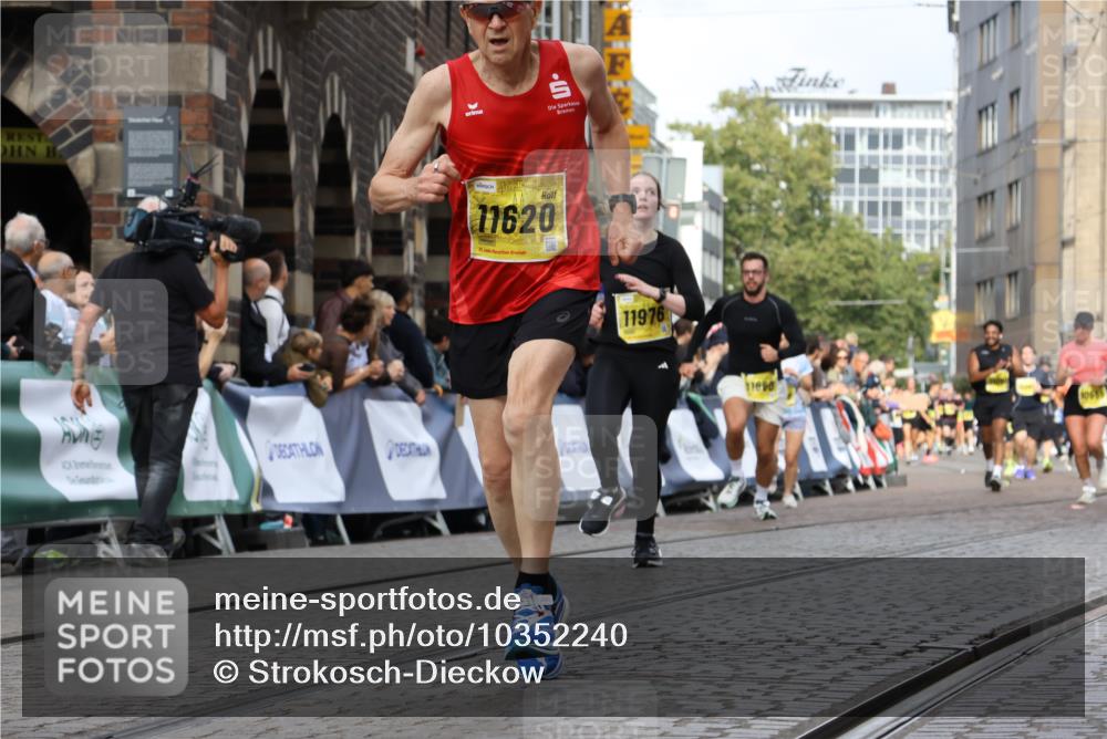 13.09.2026 - 21. swb-Marathon Bremen Strokosch-Dieckow http://msf.ph/oto/10352240 13.09.2026 10:55:08 Ziel 10589, 10608, 10646, 10704, 10901, 11040, 11174, 11569, 11874, 11889, 12313, 12519, 12800, 13526, 13592, 10725, 11014, 11466, 11631, 11910, 12201, 12218, 12258, 12549 meine-sportfotos.de