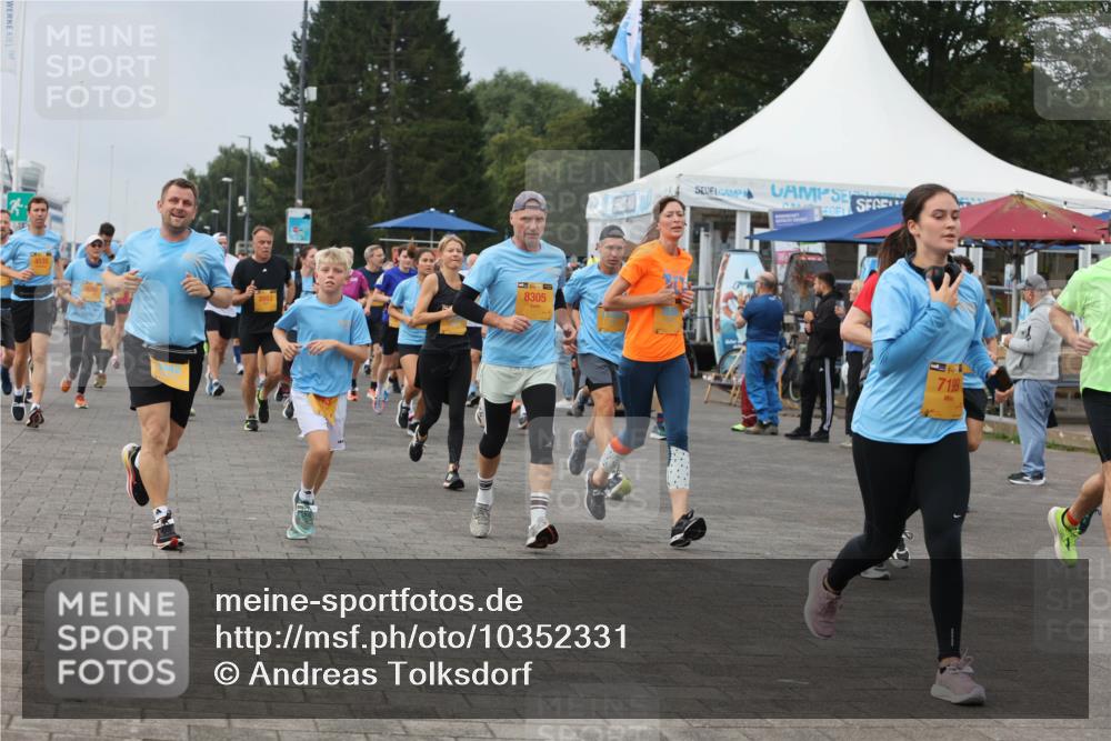 13.09.2026 - Kiel Lauf Andreas Tolksdorf http://msf.ph/oto/10352331 13.09.2026 09:56:29 Kiellinie 8305, 7199 meine-sportfotos.de