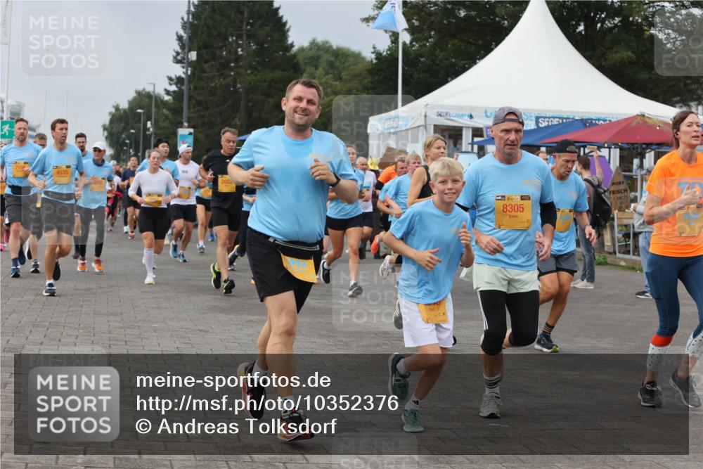 13.09.2026 - Kiel Lauf Andreas Tolksdorf http://msf.ph/oto/10352376 13.09.2026 09:56:31 Kiellinie 4535, 2653, 38, 8305, 7636 meine-sportfotos.de
