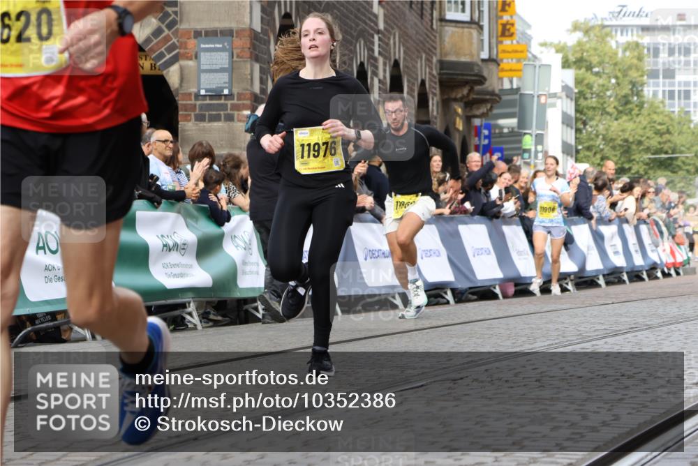 13.09.2026 - 21. swb-Marathon Bremen Strokosch-Dieckow http://msf.ph/oto/10352386 13.09.2026 10:55:10 Ziel 10589, 10608, 10646, 10901, 11040, 11174, 11569, 11620, 11860, 11874, 11889, 11976, 12313, 12519, 12800, 13526, 13592, 10725, 11014, 11466, 11631, 11910, 12201, 12218, 12258, 12549 meine-sportfotos.de