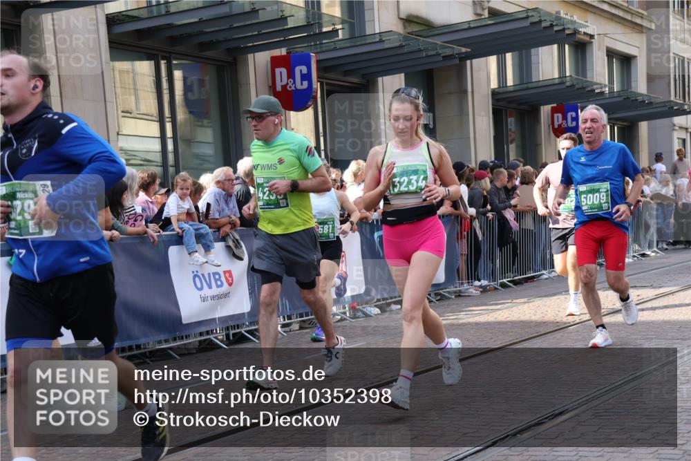 13.09.2026 - 21. swb-Marathon Bremen Strokosch-Dieckow http://msf.ph/oto/10352398 13.09.2026 13:32:31 Ziel 891, 1437, 1532, 2611, 2638, 3167, 3354, 3404, 3773, 3895, 3902, 4194, 4233, 4323, 4862, 5009, 5090, 5398, 5581, 5657, 5706, 6018, 6583, 6718, 6786, 6941, 7016, 7466, 7756, 7758, 8344, 8367, 8506, 9406, 9745, 9829, 10048, 13039, 13146, 13164, 13232, 13234, 13247, 287, 1369, 1687, 2292, 2293, 2910, 2992, 3354, 3402, 3429, 3441, 3650, 3878, 3922, 4057, 4263, 4380, 4471, 4655, 4835, 5281, 5628, 6258, 6475, 6518, 6593, 6760, 7182, 9394, 13182 meine-sportfotos.de