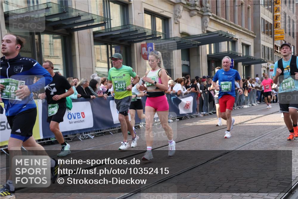 13.09.2026 - 21. swb-Marathon Bremen Strokosch-Dieckow http://msf.ph/oto/10352415 13.09.2026 13:32:31 Ziel 891, 1437, 1532, 2611, 2638, 3167, 3354, 3404, 3773, 3895, 3902, 4194, 4233, 4323, 4862, 5009, 5090, 5398, 5581, 5657, 5706, 6018, 6583, 6718, 6786, 6941, 7016, 7466, 7756, 7758, 8344, 8367, 8506, 9406, 9745, 9829, 10048, 13039, 13146, 13164, 13232, 13234, 13247, 287, 1369, 1687, 2292, 2293, 2910, 2992, 3354, 3402, 3429, 3441, 3650, 3878, 3922, 4057, 4263, 4380, 4471, 4655, 4835, 5281, 5628, 6258, 6475, 6518, 6593, 6760, 7182, 9394, 13182 meine-sportfotos.de