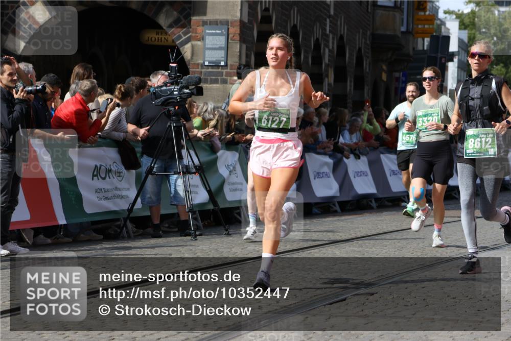 13.09.2026 - 21. swb-Marathon Bremen Strokosch-Dieckow http://msf.ph/oto/10352447 13.09.2026 13:29:46 Ziel 132, 303, 596, 651, 1083, 1243, 1365, 1387, 1545, 1823, 2076, 2301, 2742, 2867, 2957, 3030, 3258, 3721, 3846, 3912, 4541, 5244, 5599, 6030, 6103, 6384, 6499, 6690, 6930, 7013, 7426, 7631, 7649, 7860, 8007, 8009, 8066, 8099, 8277, 8338, 8675, 8831, 9249, 9889, 10128, 109, 454, 1173, 1205, 1653, 1759, 1780, 1848, 1861, 2126, 3190, 3320, 3618, 3667, 3908, 4115, 4524, 4575, 5198, 5631, 6127, 7093, 8110, 8267, 8470, 8612, 8771, 8899, 9049, 9104 meine-sportfotos.de