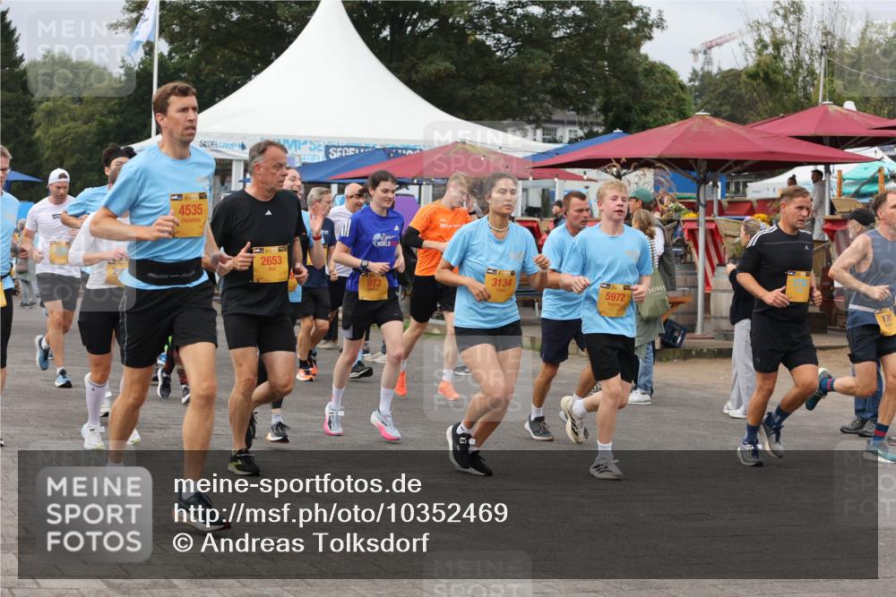 13.09.2026 - Kiel Lauf Andreas Tolksdorf http://msf.ph/oto/10352469 13.09.2026 09:56:33 Kiellinie 26, 4535, 2653, 973, 3134, 5972 meine-sportfotos.de