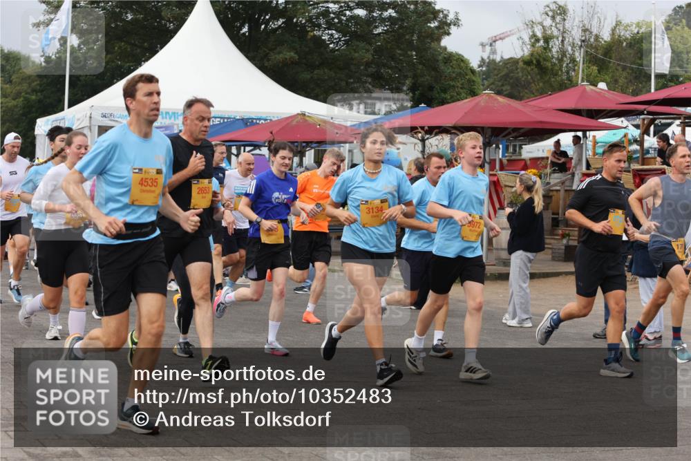 13.09.2026 - Kiel Lauf Andreas Tolksdorf http://msf.ph/oto/10352483 13.09.2026 09:56:33 Kiellinie 2667, 11, 39, 4535, 2653, 39, 3134, 972, 17 meine-sportfotos.de