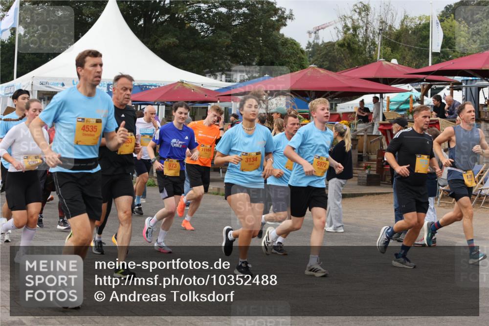 13.09.2026 - Kiel Lauf Andreas Tolksdorf http://msf.ph/oto/10352488 13.09.2026 09:56:33 Kiellinie 2667, 1, 39, 4535, 53, 11164, 3134, 973, 5972 meine-sportfotos.de