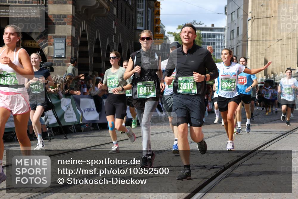13.09.2026 - 21. swb-Marathon Bremen Strokosch-Dieckow http://msf.ph/oto/10352500 13.09.2026 13:29:47 Ziel 132, 303, 596, 651, 1083, 1243, 1365, 1387, 1823, 2076, 2301, 2742, 2957, 3030, 3258, 3721, 3846, 3912, 4541, 5244, 5599, 6103, 6384, 6499, 6690, 6930, 7013, 7426, 7631, 7649, 7860, 8007, 8009, 8066, 8099, 8277, 8338, 8675, 8831, 9889, 10128, 109, 454, 1173, 1205, 1611, 1653, 1759, 1780, 1848, 1861, 2126, 3190, 3320, 3667, 3908, 4524, 4575, 5198, 5348, 5631, 7093, 8110, 8267, 8470, 8899, 9049, 9104 meine-sportfotos.de