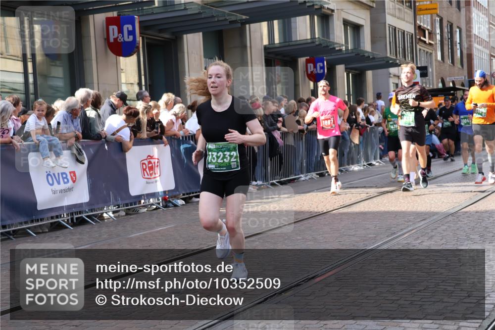 13.09.2026 - 21. swb-Marathon Bremen Strokosch-Dieckow http://msf.ph/oto/10352509 13.09.2026 13:32:33 Ziel 891, 1437, 1532, 2611, 2638, 3167, 3404, 3773, 3895, 3902, 4194, 4233, 4323, 4862, 5009, 5090, 5398, 5581, 5657, 5706, 5749, 6018, 6583, 6718, 6786, 6941, 7016, 7466, 7756, 7758, 8344, 8367, 8506, 9292, 9406, 9745, 9829, 10048, 13019, 13039, 13146, 13164, 13232, 13234, 13247, 287, 1369, 1687, 2292, 2293, 2910, 2992, 3354, 3402, 3429, 3441, 3650, 3878, 3922, 4057, 4263, 4323, 4380, 4471, 4655, 4835, 5281, 6258, 6475, 6518, 6593, 6760, 13182 meine-sportfotos.de