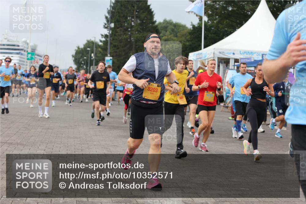 13.09.2026 - Kiel Lauf Andreas Tolksdorf http://msf.ph/oto/10352571 13.09.2026 09:56:36 Kiellinie 39, 8203, 365, 5753, 41 meine-sportfotos.de